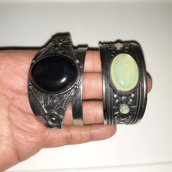 Sage- Like Moonstone Statement Bracelet - Picture 11 of 11